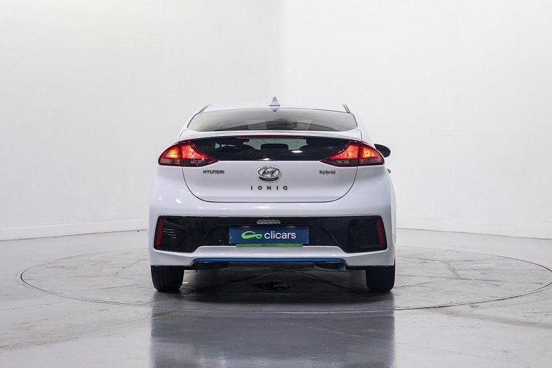 Usado Hyundai Ioniq 141 CV (103 kW) 2019 Blanco Utilitario