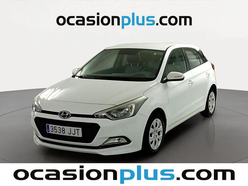 Usado Hyundai i20 75 CV (55 kW) 2015 Blanco Utilitario