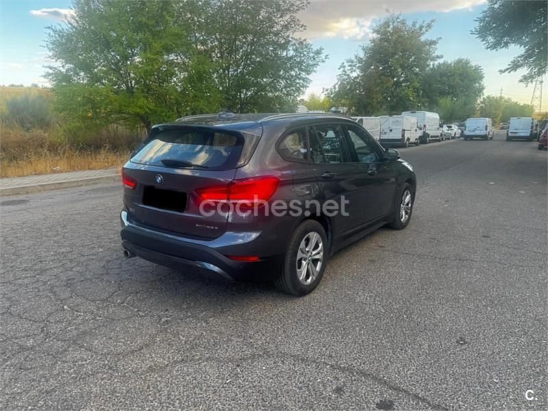 Usado BMW X1 220 CV (161 kW) 2020 Gris / plata SUV