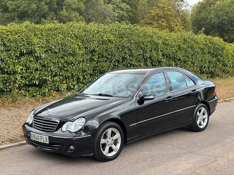 Azul Usado 2007 Mercedes C200 Avantgarde Berlina | 7990 € (Precio justo) - Imagen 1/4
