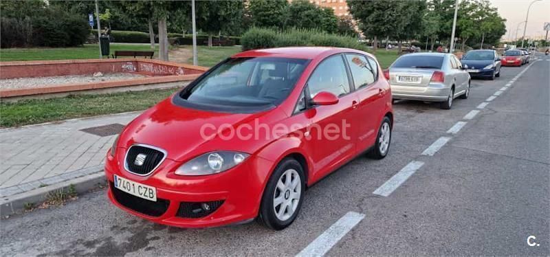 Rojo Usado 2004 Seat Altea Sport Monovolumen | 4800 € (Precio justo) - Imagen 1/4