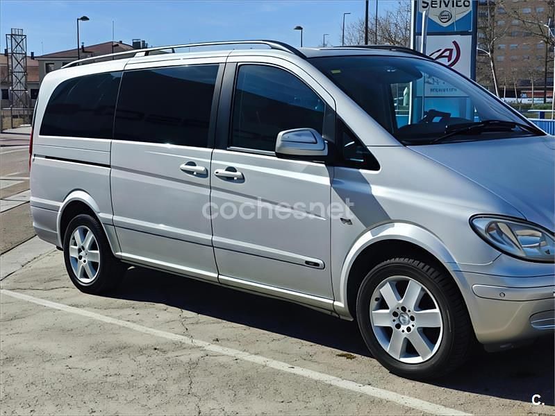Usado Mercedes Viano 204 CV (150 kW) 2010 Gris / plata Monovolumen