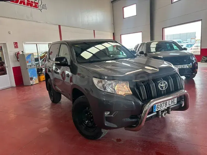 Usado Toyota Land Cruiser 204 CV (150 kW) 2020 Gris / plata SUV