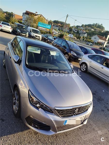 Usado Peugeot 308 Allure 110 CV (80 kW) 2018 Gris / plata Berlina