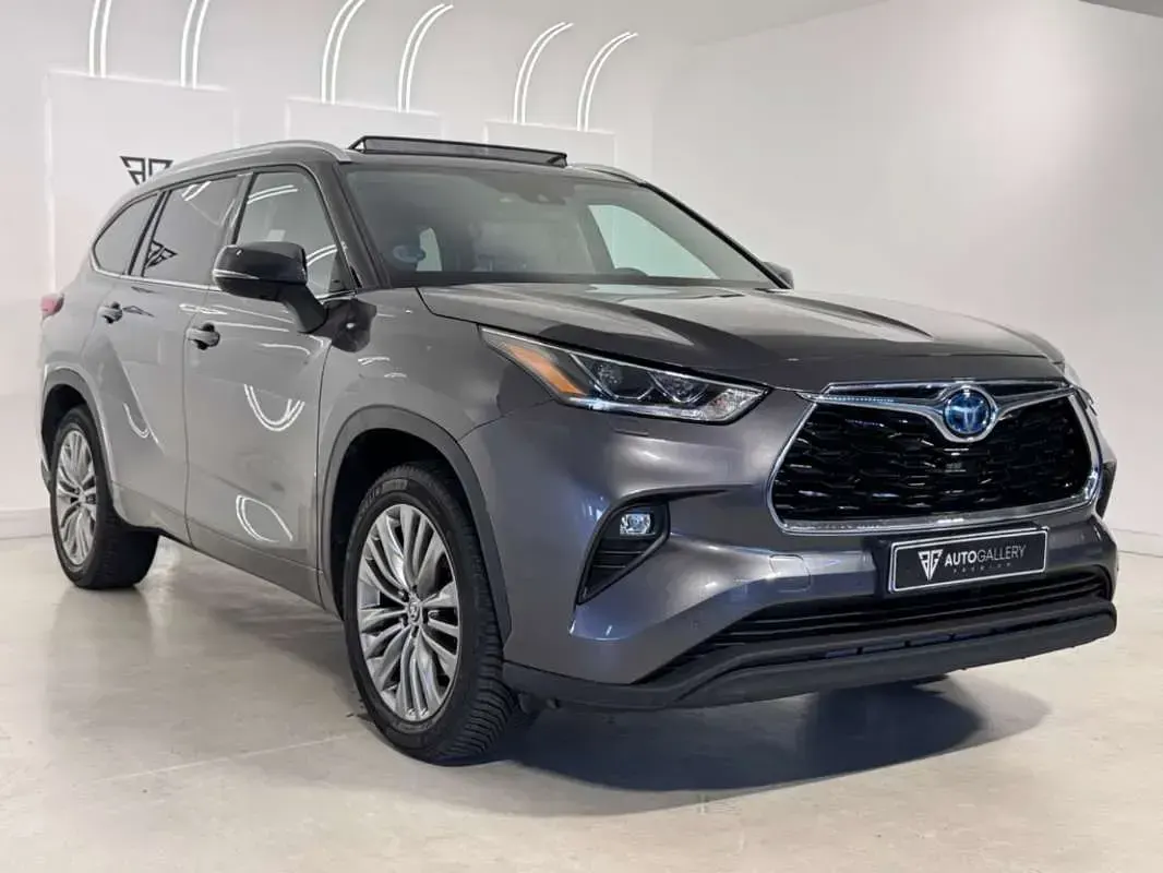 Usado Toyota Highlander Advance 247 CV (181 kW) 2022 Gris SUV