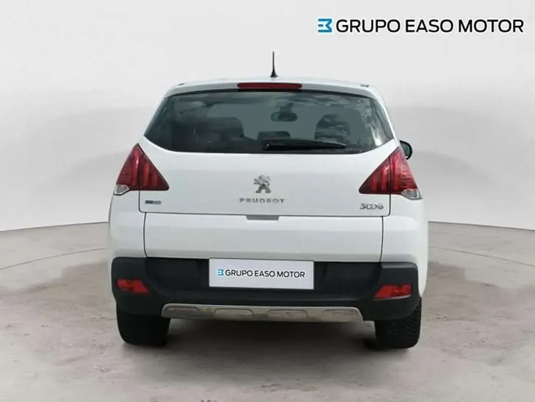 Usado Peugeot 3008 Style 131 CV (96 kW) 2016 Blanco Monovolumen