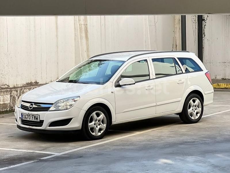 Blanco Usado 2007 Opel Astra Enjoy Familiar | 4990 € - Imagen 1/4