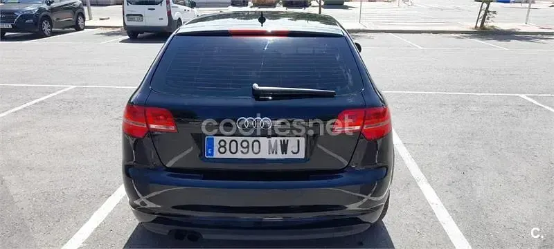 Usado Audi A3 Sportback Attraction 170 CV (125 kW) 2010 Negro Utilitario