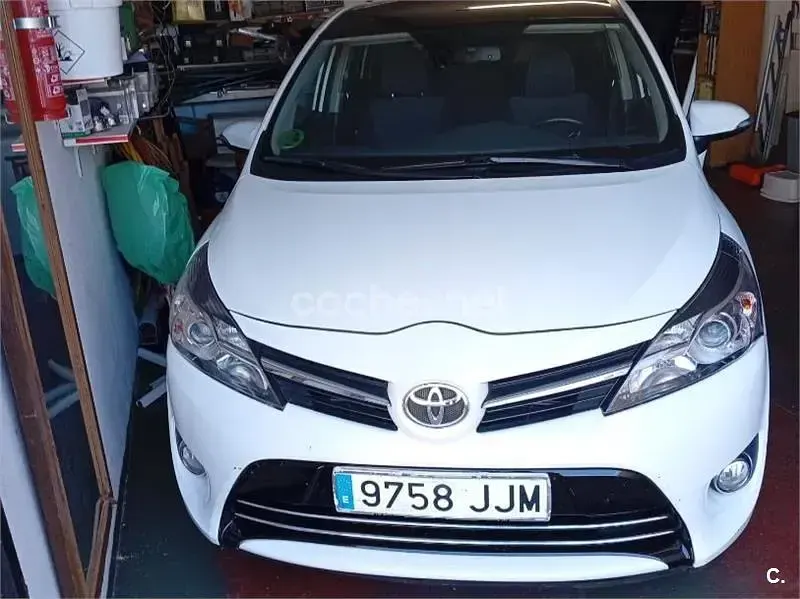 Usado Toyota Verso Advance 112 CV (82 kW) 2015 Blanco Monovolumen