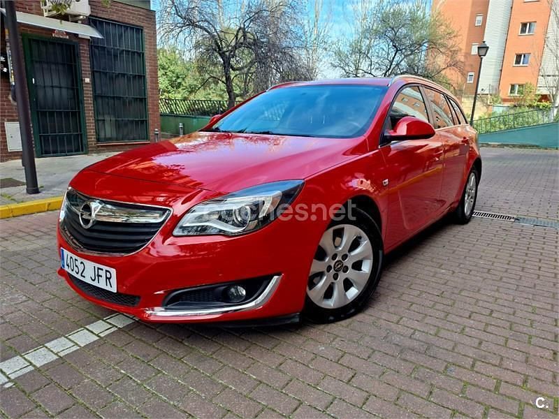 Usado Opel Insignia Selective 120 CV (88 kW) 2015 Rojo Familiar