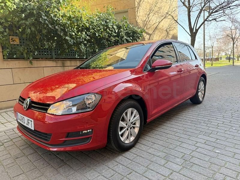 Usado VW Golf VII Edition 105 CV (77 kW) 2015 Rojo Berlina