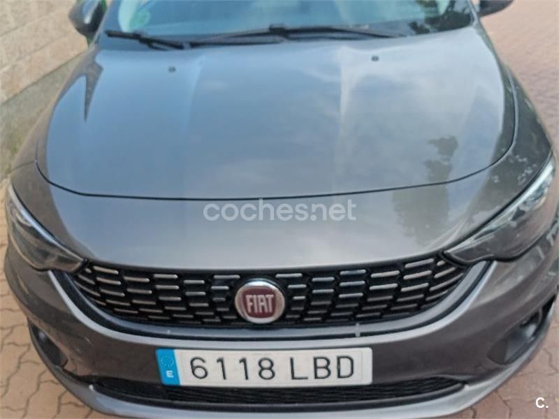 Gris / plata Usado 2019 Fiat Tipo Lounge Familiar | 12.250 € (Precio justo) - Imagen 1/4