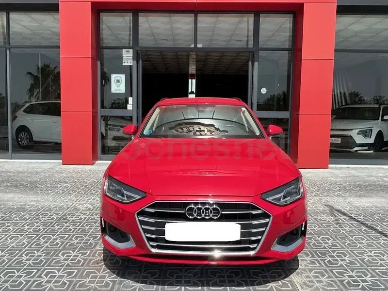 Usado Audi A4 Advanced Plus 163 CV (119 kW) 2021 Rojo Familiar