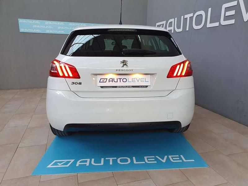 Usado Peugeot 308 Active 131 CV (96 kW) 2021 Blanco Utilitario