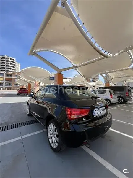 Usado Audi A1 Attraction 90 CV (66 kW) 2016 Negro Utilitario