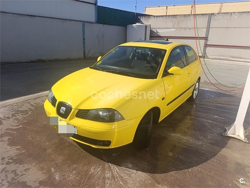 Usado Seat Ibiza Reference 100 CV (73 kW) 2005 Amarillo Utilitario