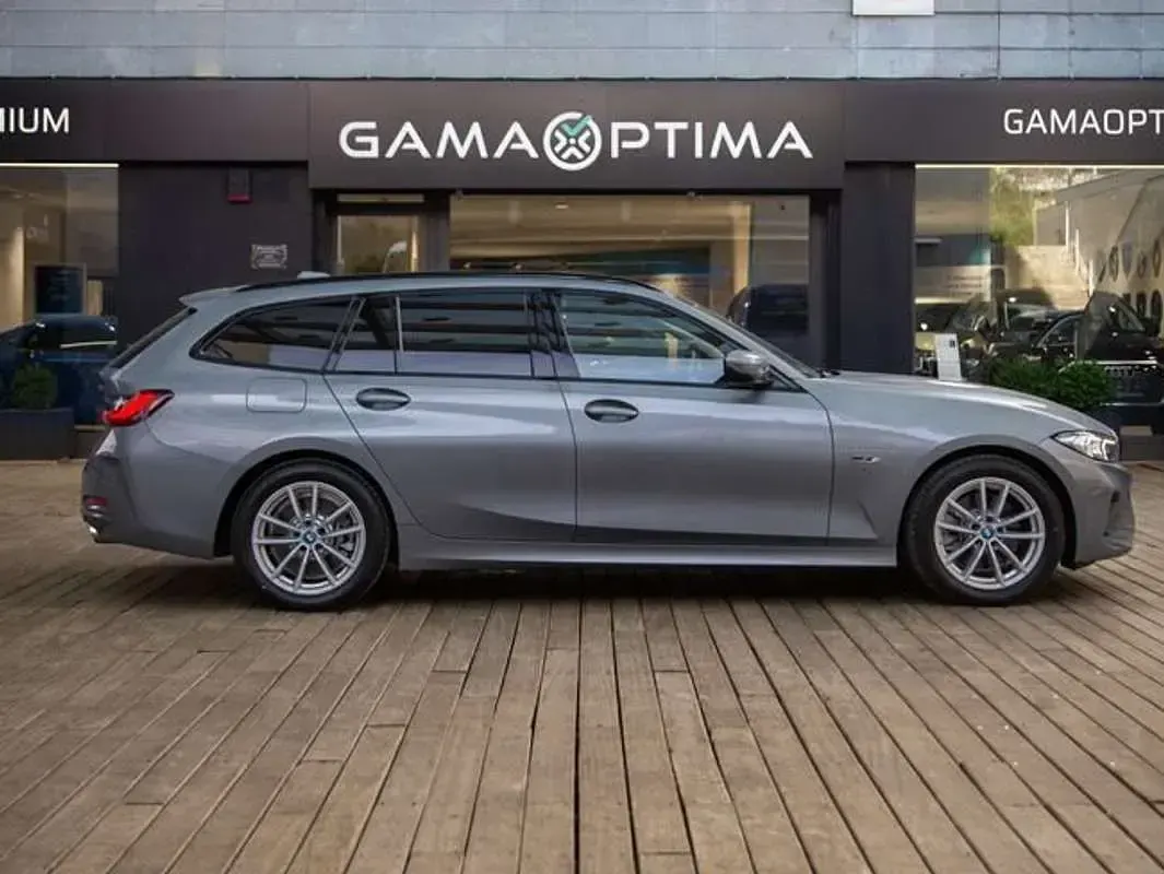 Usado BMW 320e Comfort Edition 204 CV (150 kW) 2022 Gris Familiar