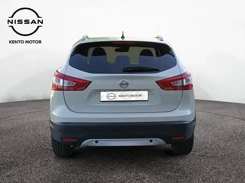 Usado Nissan Qashqai N-Connecta 115 CV (84 kW) 2016 Blanco SUV