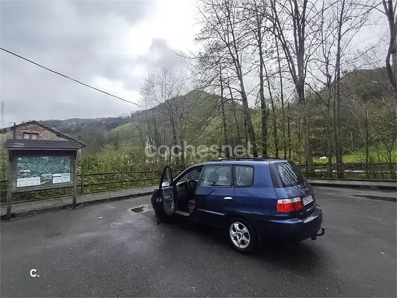 Usado Kia Carens EX 112 CV (82 kW) 2005 Azul Monovolumen