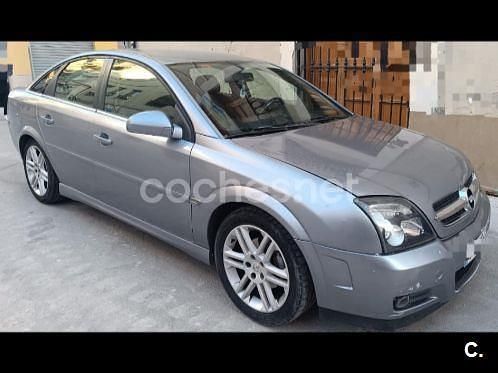 Usado Opel Vectra GTS 150 CV (110 kW) 2004 Gris / plata Berlina