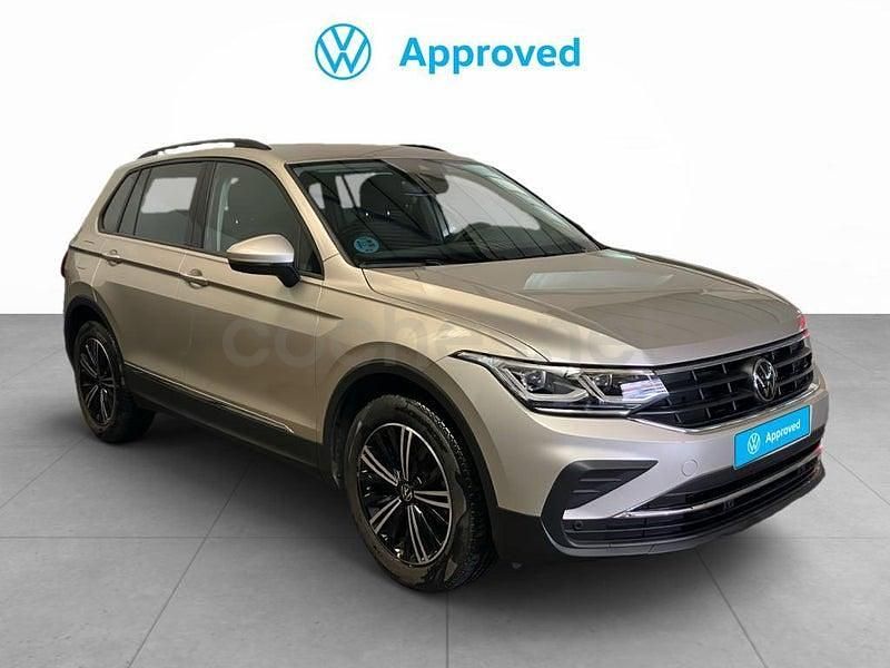 Gris / plata Usado 2024 VW Tiguan Life SUV | 31.880 € (Super precio) - Imagen 1/4
