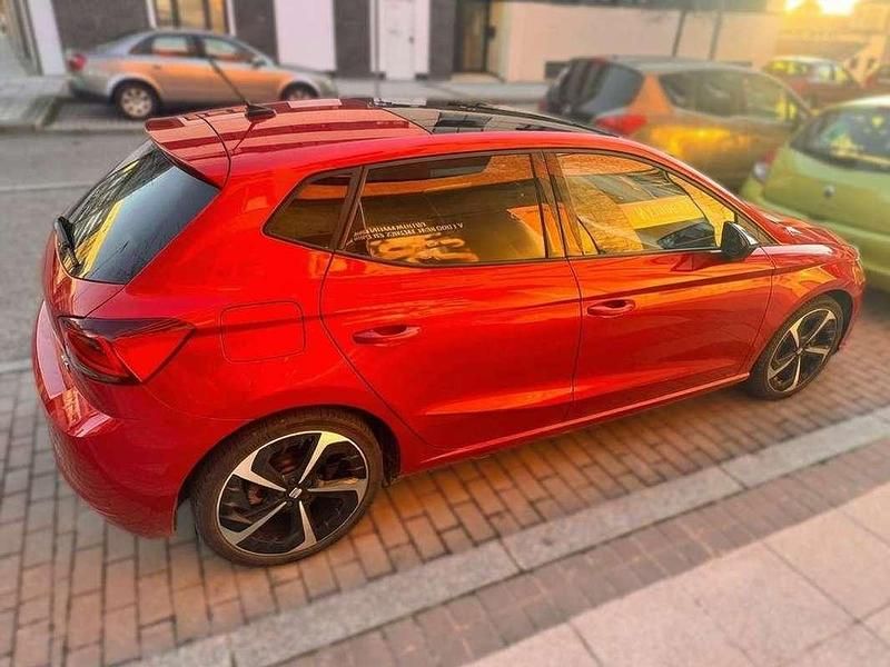 Usado Seat Ibiza FR 110 CV (80 kW) 2023 Rojo Utilitario