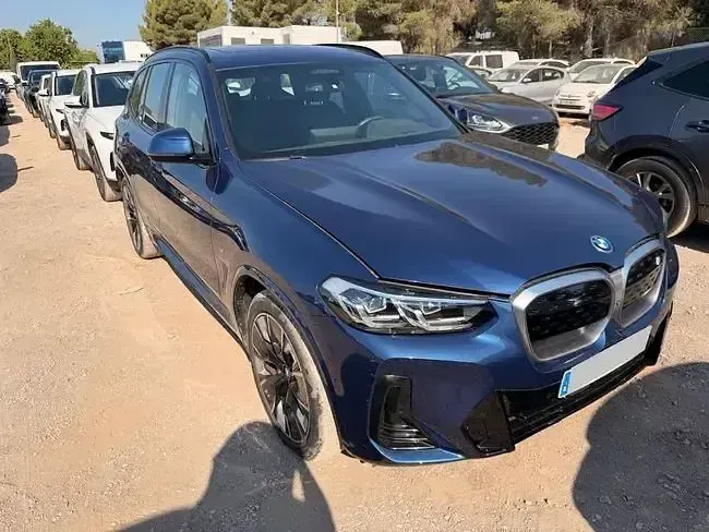 Usado BMW iX3 Impressive 210 kW (286 CV) 2022 Azul SUV