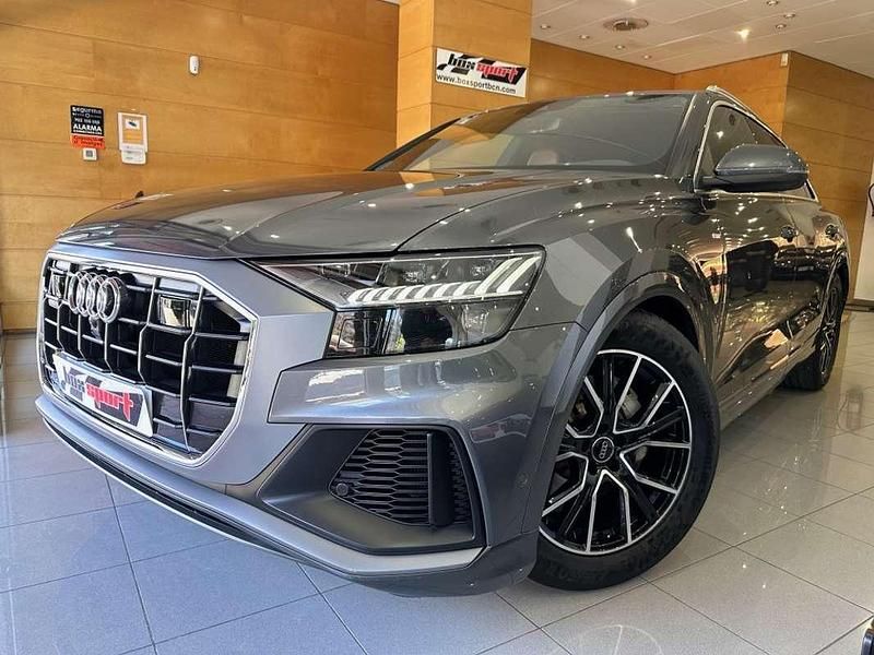 Usado Audi Q8 S-Line 286 CV (210 kW) 2019 Gris SUV