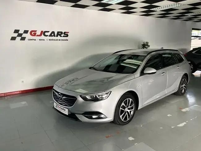 Usado Opel Insignia Selective 136 HP (100 kW) 2018 Cinzento Carrinha