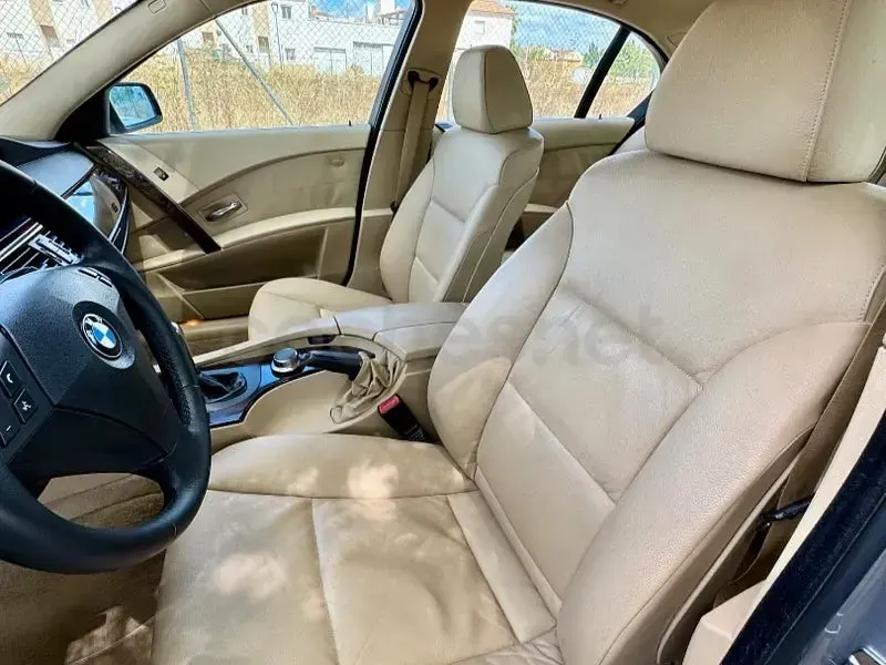 Usado BMW 520 163 CV (119 kW) 2006 Gris / plata Berlina