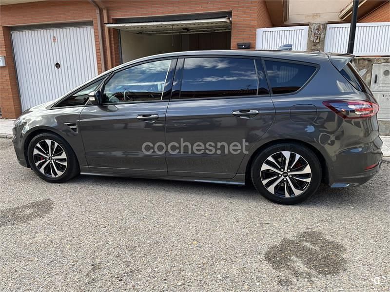Usado Ford S-MAX ST-Line 150 CV (110 kW) 2019 Gris / plata Monovolumen