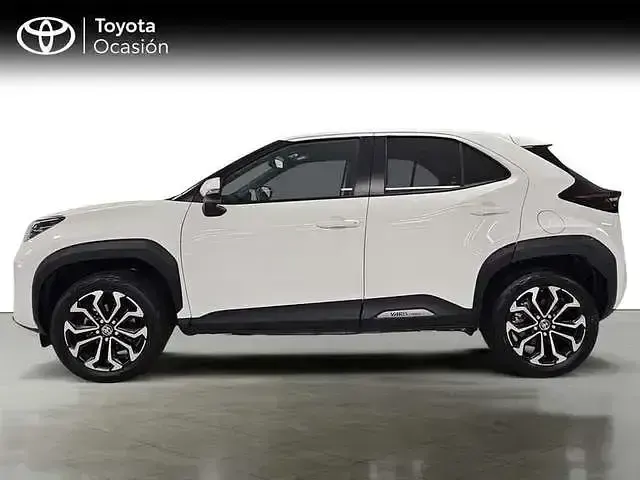 Używany Toyota Yaris Hybrid Active 116 KM (85 kW) 2023 Biały Pickup