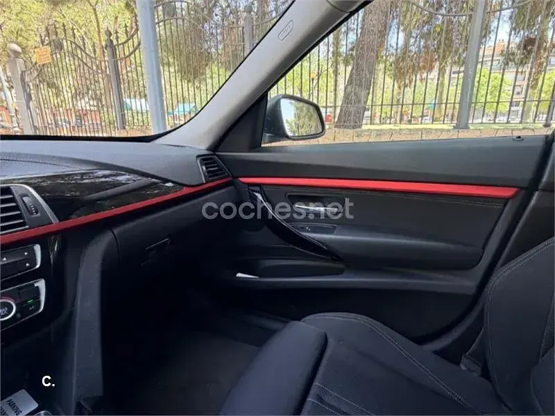 Usado BMW 318 150 CV (110 kW) 2018 Negro Berlina