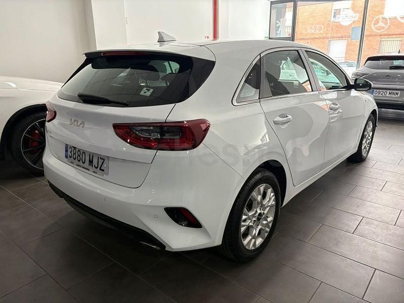 Usado Kia Ceed 136 CV (100 kW) 2023 Blanco Utilitario