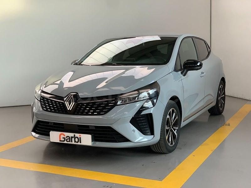 Usado Renault Clio V Techno 143 CV (105 kW) 2025 Gris / plata Berlina