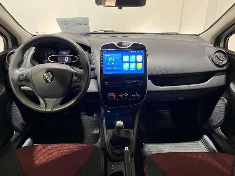 Usado Renault Clio IV Dynamique 75 CV (55 kW) 2013 Blanco Utilitario