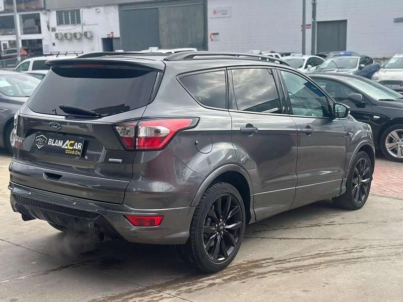 Usado Ford Kuga Trend+ 178 CV (130 kW) 2018 Gris SUV