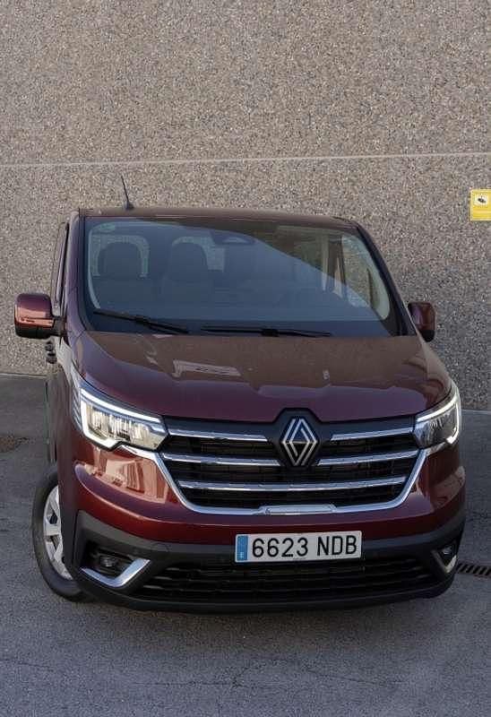 Burdeos Usado 2025 Renault Trafic Monovolumen | 30.900 € (Precio justo) - Imagen 1/4