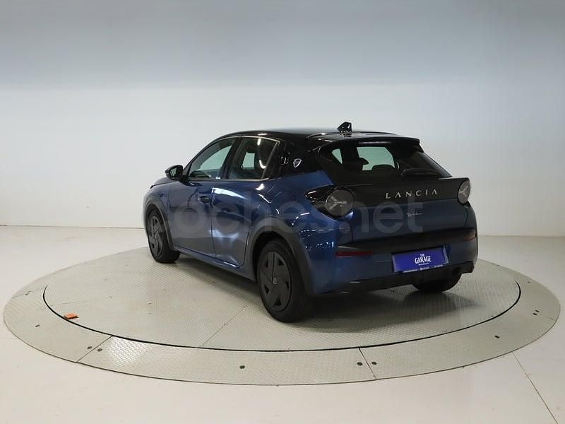 Usado Lancia Ypsilon 100 CV (73 kW) 2025 Azul Utilitario