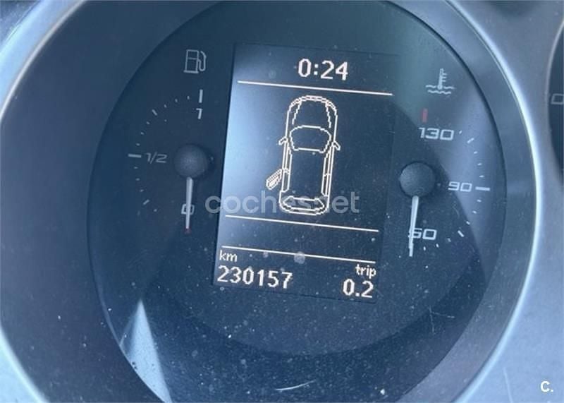 Usado Seat Altea XL Ecomotive 105 CV (77 kW) 2010 Rojo Monovolumen