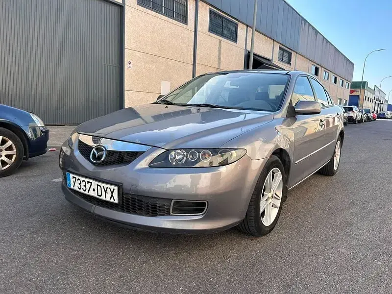 Usado Mazda 6 Active 121 CV (88 kW) 2006 Gris / plata Berlina