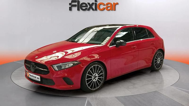 Usado Mercedes A180 116 CV (85 kW) 2019 Rojo Utilitario