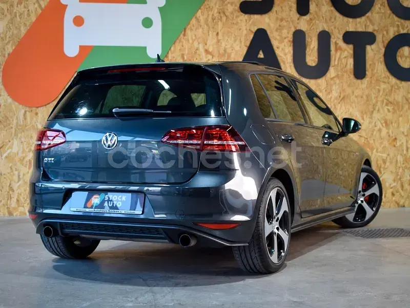 Usado VW Golf VII GTI 220 HP (161 kW) 2016 Cinzento Sedan