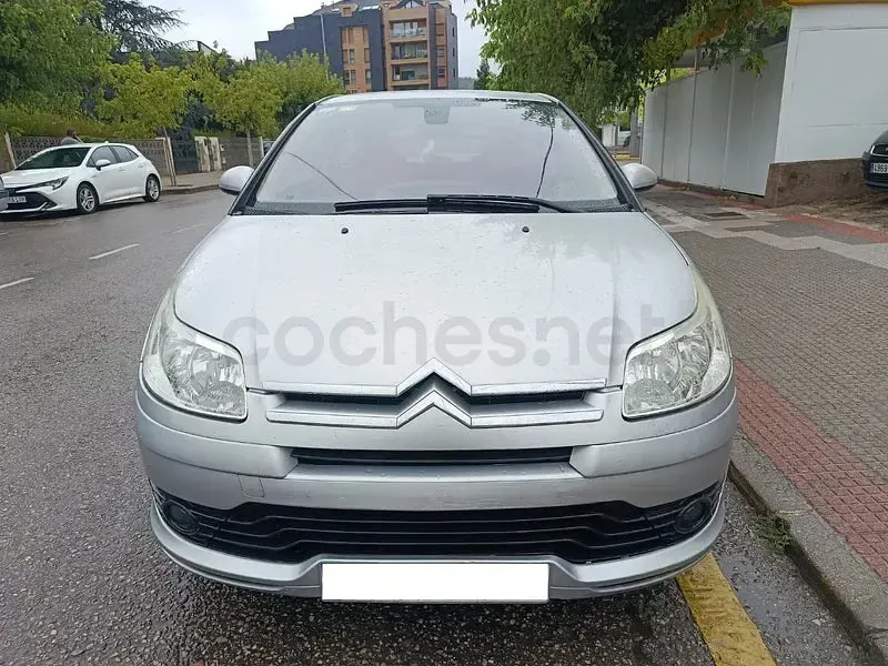Usado Citroën C4 92 CV (67 kW) 2007 Gris / plata Berlina