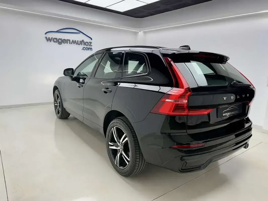 Usado Volvo XC60 R-Design 197 CV (144 kW) 2022 Negro SUV