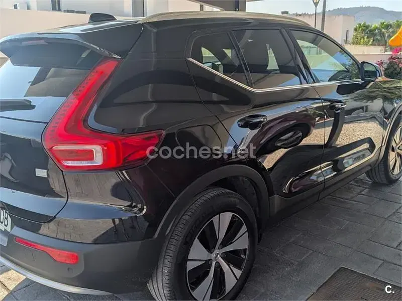 Usado Volvo XC40 211 CV (155 kW) 2022 Negro SUV