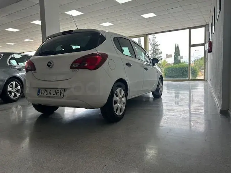 Usado Opel Corsa Selective 95 CV (69 kW) 2017 Blanco Utilitario