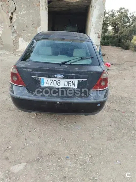 Usado Ford Mondeo Trend 130 CV (95 kW) 2005 Negro Berlina
