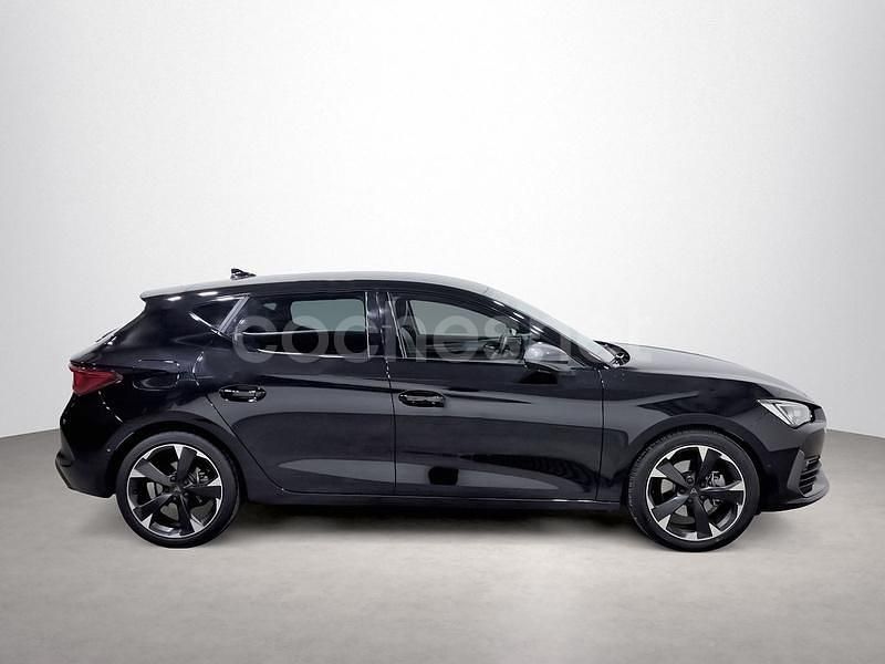 Usado Cupra Leon 190 CV (139 kW) 2023 Negro Berlina