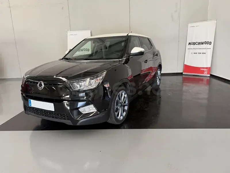 Usado SsangYong Tivoli Limited 115 CV (84 kW) 2018 Negro SUV